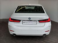 Gebraucht BMW 320e 204 PS (150 kW) 2022 Alpinweiss Limousine