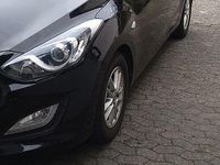 Gebraucht Hyundai i30 Edition 99 PS (72 kW) 2014 Schwarz Limousine