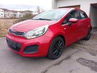Gebraucht Kia Rio Edition 7 86 PS (63 kW) 2013 Rot Kleinwagen