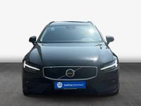 Gebraucht Volvo V60 Core 163 PS (119 kW) 2024 Onyx schwarzmetallic Kombi