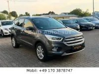 Gebraucht Ford Kuga Titanium 150 PS (110 kW) 2018 Grau SUV