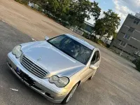 Gebraucht Mercedes 240 175 PS (128 kW) 2000 Silber Limousine