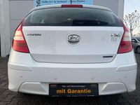Gebraucht Hyundai i30 Classic 90 PS (66 kW) 2012 Weiß Limousine