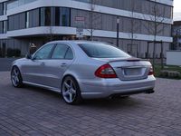 Gebraucht Mercedes E500 AMG 387 PS (284 kW) 2007 Silber Limousine