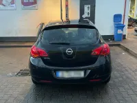 Gebraucht Opel Astra 116 PS (85 kW) 2011 Schwarz Limousine