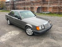 Gebraucht Mercedes E230 132 PS (97 kW) 1984 Braun Limousine