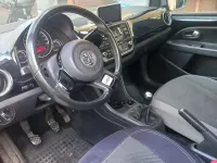 Second-hand VW cross up! 95 CP (69 kW) 2013 Negru Hatchback