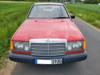 Gebraucht Mercedes E260 169 PS (124 kW) 1986 Rot Limousine