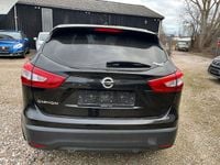 Gebraucht Nissan Qashqai 163 PS (119 kW) 2015 Schwarz SUV