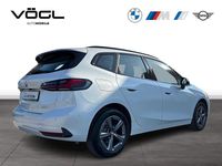 Gebraucht BMW 220 Active Tourer 156 PS (114 kW) 2025 Mineralweiß Van / Kleinbus