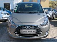 Gebraucht Hyundai i20 Space Plus 125 PS (91 kW) 2018 Grau Van / Kleinbus