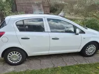 Gebraucht Opel Corsa Selection 69 PS (50 kW) 2014 Weiß Kleinwagen