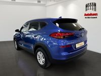 gebraucht Hyundai Tucson ADVANTAGE NAVI+KLIMAUT+TEMPOM+SITZHZG+ALU