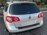 Gebraucht VW Passat 122 PS (89 kW) 2009 Silber Kombi