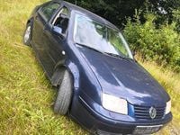 Gebraucht VW Bora 101 PS (74 kW) 1999 Blau Limousine