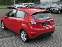 Gebraucht Ford Fiesta Celebration 80 PS (58 kW) 2016 Rot Kleinwagen