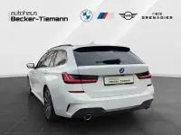 Gebraucht BMW 330 M Sport 258 PS (189 kW) 2021 Alpinweiß uni Kombi