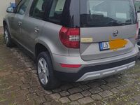 Gebraucht Skoda Yeti 101 PS (74 kW) 2015 Beige SUV