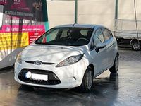 Gebraucht Ford Fiesta 60 PS (44 kW) 2009 Weiß Kleinwagen