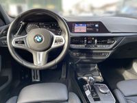gebraucht BMW 118 i M Sport Aut. Navi LED HiFi Sportlenkung