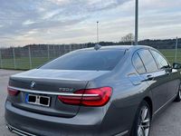 Gebraucht BMW 730 Executive 265 PS (194 kW) 2016 Grau Limousine