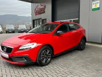 Gebraucht Volvo V40 CC Momentum 190 PS (139 kW) 2016 Rot Kombi