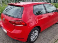 Gebraucht VW Golf VII Trendline 86 PS (63 kW) 2017 Rot Limousine
