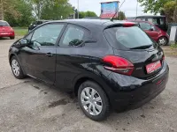 Gebraucht Peugeot 208 Active 82 PS (60 kW) 2016 Schwarz Kleinwagen
