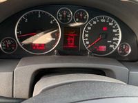 Gebraucht Audi A6 179 PS (131 kW) 2002 Schwarz Kombi