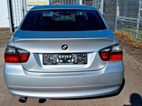 Gebraucht BMW 318 129 PS (94 kW) 2006 Silber Limousine