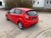 Gebraucht Ford Fiesta Trend 101 PS (74 kW) 2016 Racerot Kleinwagen