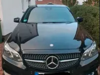 Gebraucht Mercedes E220 AMG line 170 PS (125 kW) 2013 Schwarz Limousine