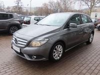 Gebraucht Mercedes B180 122 PS (89 kW) 2013 Mountaingrau Van / Kleinbus