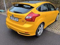 Gebraucht Ford Focus ST 250 PS (183 kW) 2013 Gelb Limousine