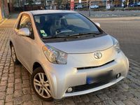 Gebraucht Toyota iQ 97 PS (71 kW) 2013 Silber Kleinwagen