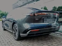 Neu Mazda 6e Takumi-Line 189 kW (258 PS) 2026 Grau Limousine