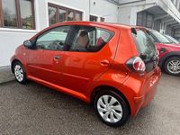 Gebraucht Toyota Aygo Basis 68 PS (50 kW) 2012 Orange Kleinwagen