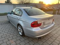 Gebraucht BMW 330 258 PS (189 kW) 2007 Silber Limousine