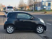 Gebraucht Toyota iQ Basis 68 PS (50 kW) 2010 Schwarz Kleinwagen
