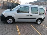 Gebraucht Renault Kangoo Authentique 75 PS (55 kW) 2011 Silber Van / Kleinbus