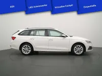Gebraucht Skoda Octavia Ambition 204 PS (150 kW) 2023 Weiss Kombi