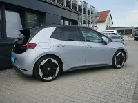 Gebraucht VW ID.3 Pro 150 kW (204 PS) 2024 Scale silver metallic schwarz Kleinwagen