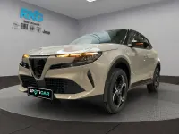 Neu Alfa Romeo Junior Tech Edition 145 PS (106 kW) 2026 Beige SUV