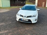 Gebraucht Toyota Auris Hybrid 136 PS (100 kW) 2014 Weiß Kombi