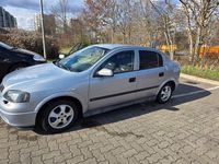 Gebraucht Opel Astra 101 PS (74 kW) 2001 Silber Limousine