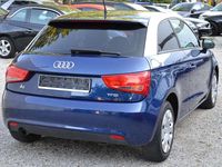 Gebraucht Audi A1 Attraction 86 PS (63 kW) 2013 Scubablau metallic Kleinwagen