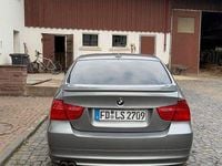 Gebraucht BMW 320 170 PS (125 kW) 2009 Grau Limousine