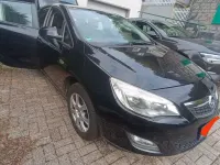 Gebraucht Opel Astra Edition 101 PS (74 kW) 2010 Schwarz Kleinwagen