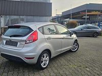 Gebraucht Ford Fiesta Ambiente 80 PS (58 kW) 2015 Silber Limousine