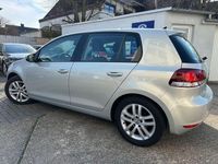 Gebraucht VW Golf VII Highline 105 PS (77 kW) 2012 Silber Limousine